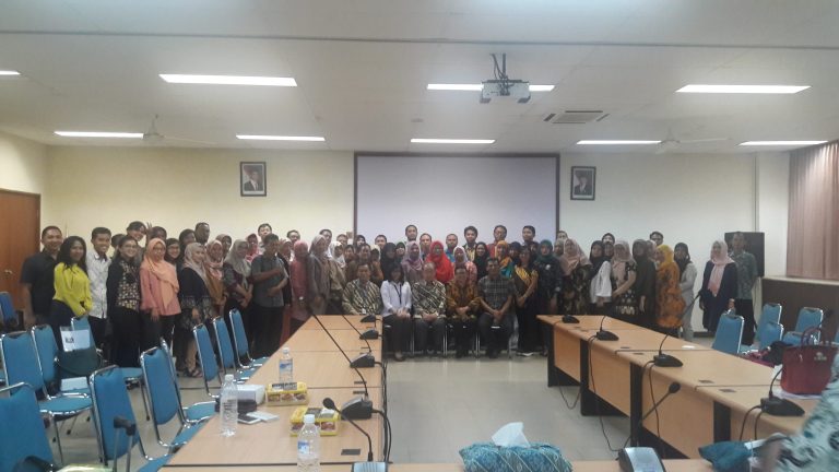 {:en}Visiting Professor Dr. Shinzo Izumi presented a Guest Lecture on Leprosy patients human right and its implication on policy making in Japan.{:}{:id}Kunjungan Prof. Dr. Shinzo Izumi mempresentasikan Kuliah Tamu tentang pasien Kusta hak asasi manusia dan implikasinya terhadap pembuatan kebijakan di Jepang{:}