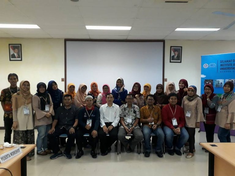 {:en}Workshop Molecular Technique Bacteria (Salmonella typhi and Staphylococcus aureus){:}{:id}Pelatihan Teknik Molekuler Dasar Pada Bakteri (Salmonella thypi dan Staphilococus Aurellius){:}